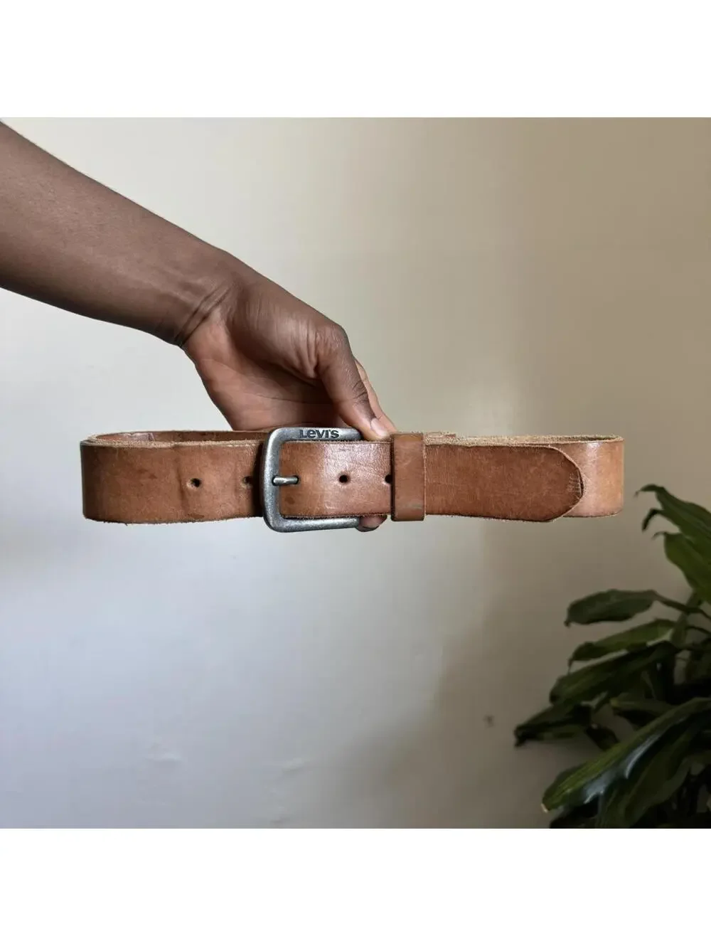 90s Vintage LEVI’S Full Grain Bovine Leather Belt size 105/42‎